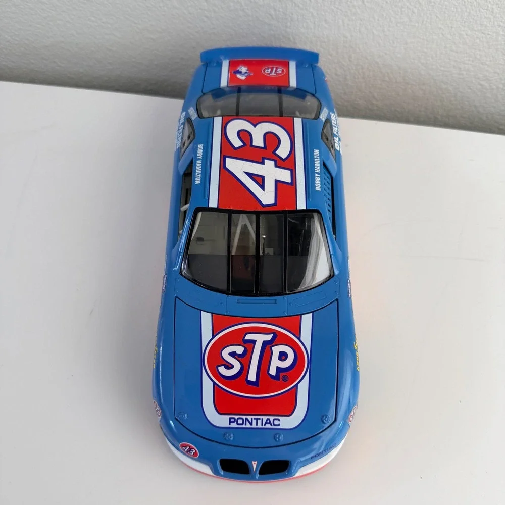 Ertl Bobby Hamilton 43 STP Pontiac Grand Prix 1/18 Scale Diecast Car Blue